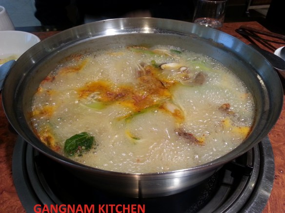 Guksoo Jeongol (국수전골)