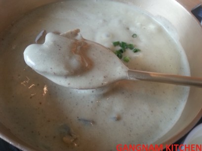 Mushroom Perilla Seed Seoup (버섯들깨탕) Detail